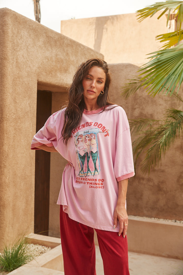 THE VERY OVERSIZED BEST FRIENDS TEE- PINK