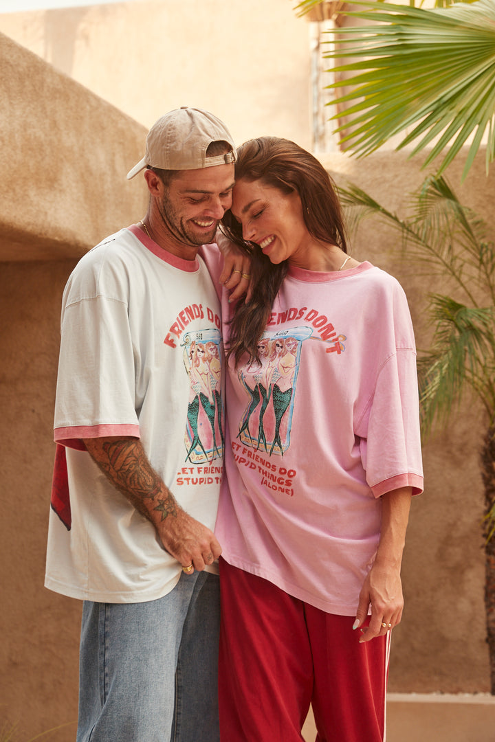 THE VERY OVERSIZED BEST FRIENDS TEE- PINK