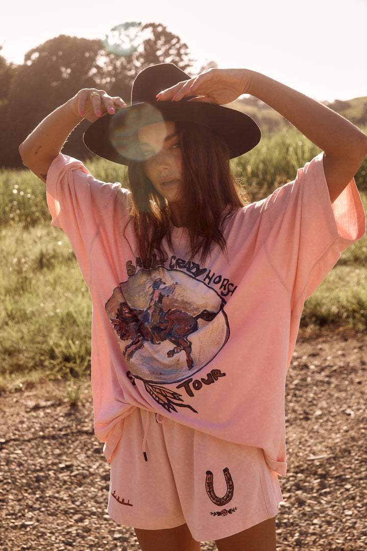 THE VERY OVERSIZED CRAZY HORSE TEE