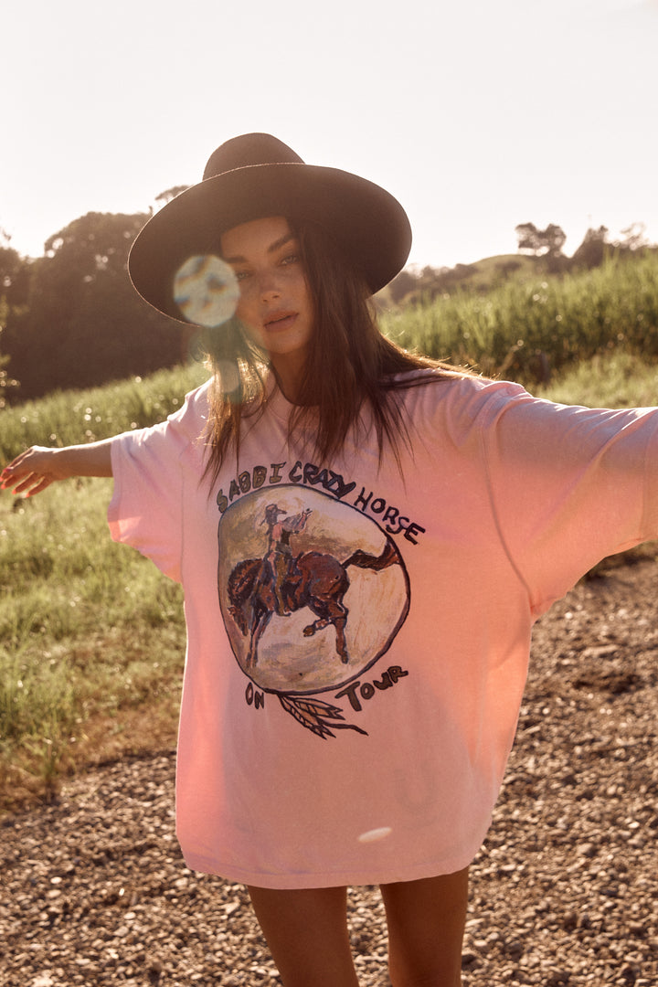 THE VERY OVERSIZED CRAZY HORSE TEE