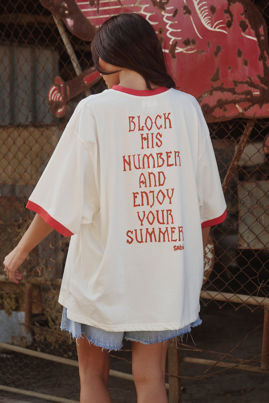 THE VERY OVERSIZED COWGIRL OUTLAW TEE - WHITE