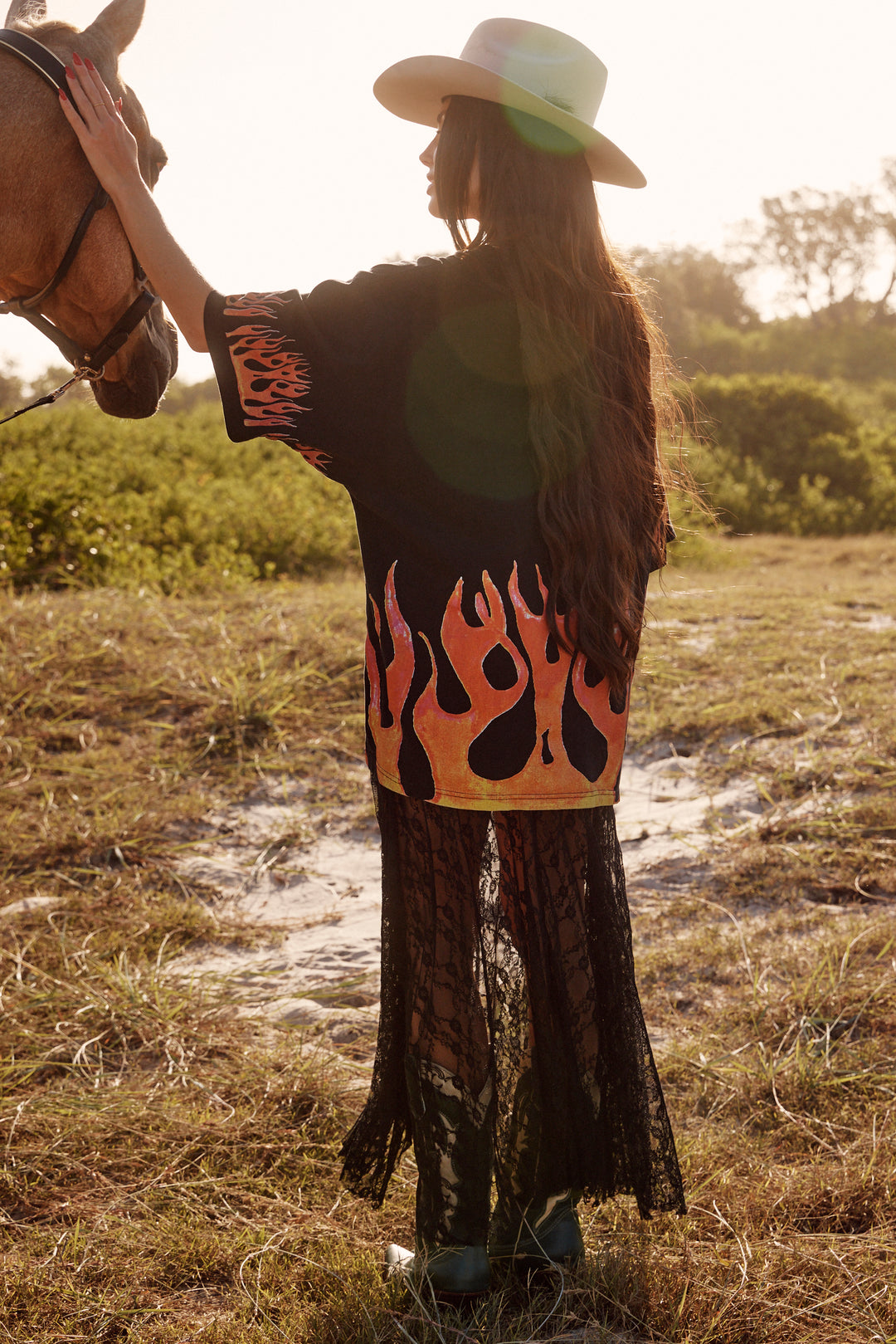 THE VERY OVERSIZED FLAMING COWBOY TEE  - BLACK