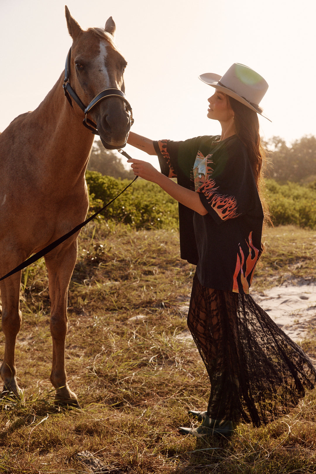 THE VERY OVERSIZED FLAMING COWBOY TEE  - BLACK