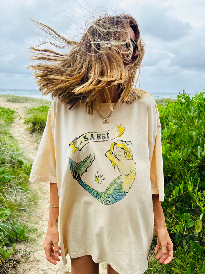 THE VERY OVERSIZED MERMAID TEE